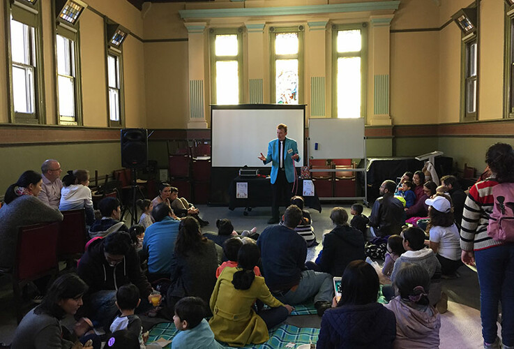 Johnny, magician in Melbourne, photo 3