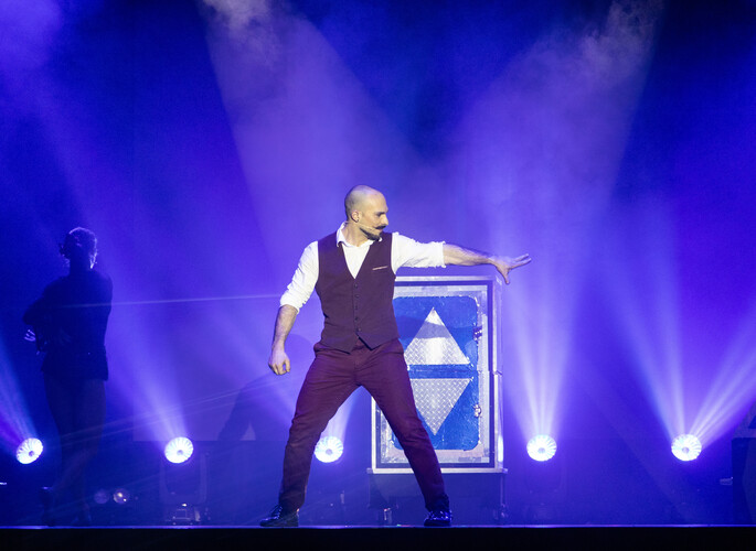 Luke, magician in Melbourne, photo 3