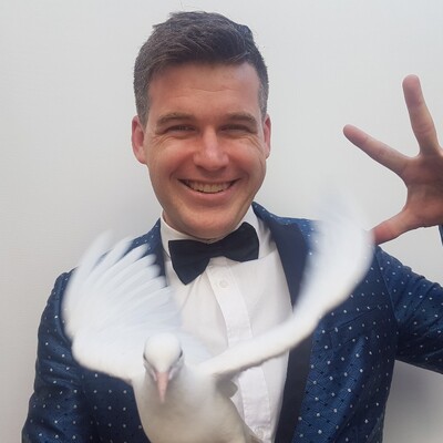 The Amazing Ashley, magician in Melbourne, photo 2