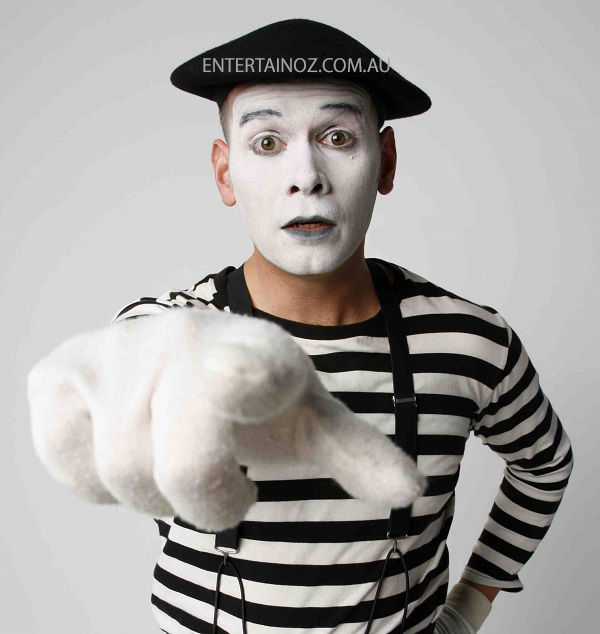Manifesto Mime Artist, live in Melbourne