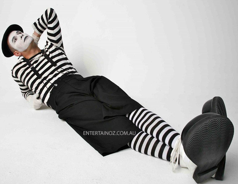 Manifesto Mime Artist, live in Melbourne, photo 2