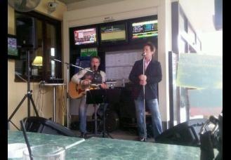 Me Him, musical duo in Melbourne