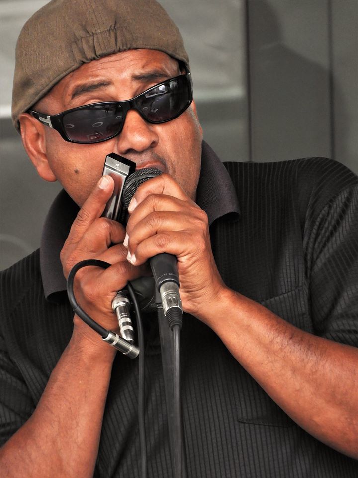 Honeyboy Des, musical soloist in Melbourne