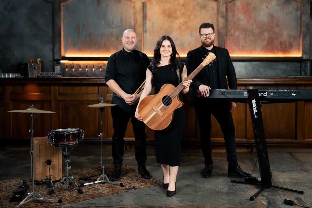 Bars Acoustic, musical trio in Melbourne, photo 2