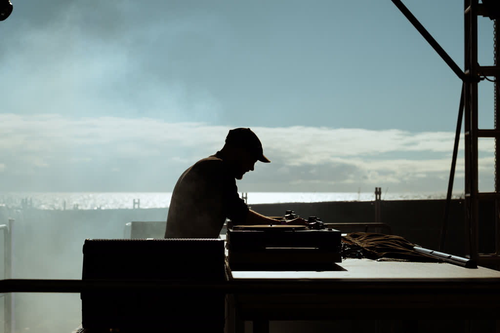 DYLANWRITES, open-format dj in Melbourne, photo 3