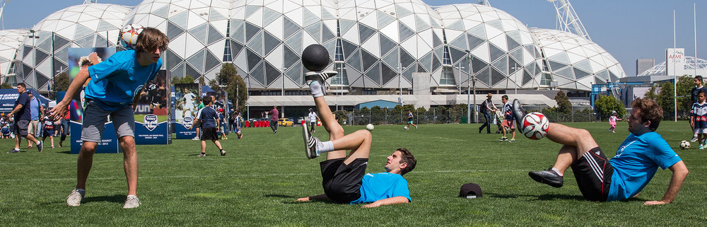 Trick Star Freestyle Football, juggler in Melbourne, photo 3