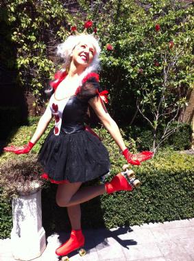 Lady Valentine, roller skating in Melbourne, photo 3