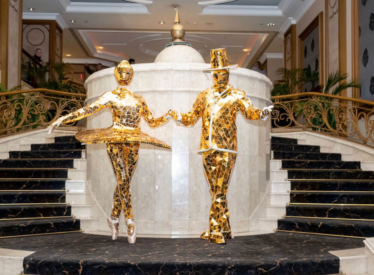 24K Gold Mirror Couple, roving entertainer in Melbourne