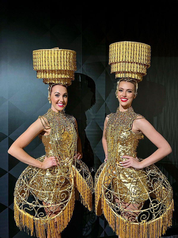 Chandelier Presenter, roving entertainer in Melbourne