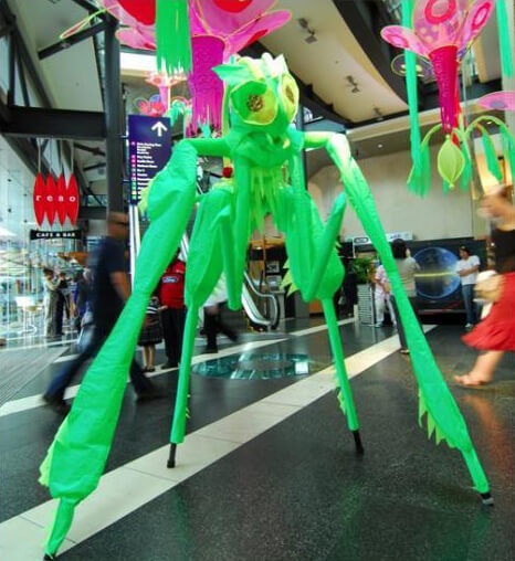 Praying Mantis, roving entertainer in Melbourne, photo 2