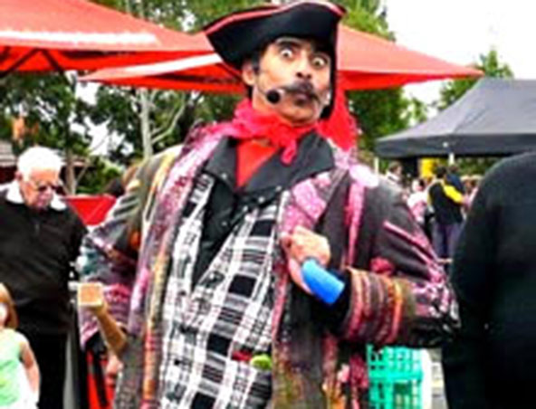Red Mo, pirate costume character in Melbourne