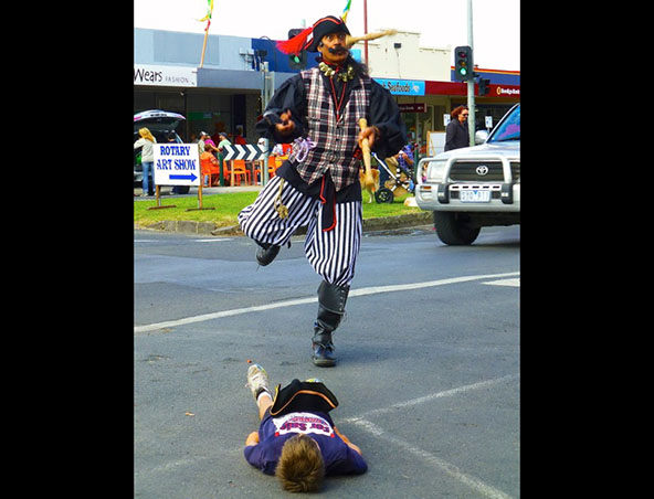 Red Mo, pirate costume character in Melbourne, photo 2