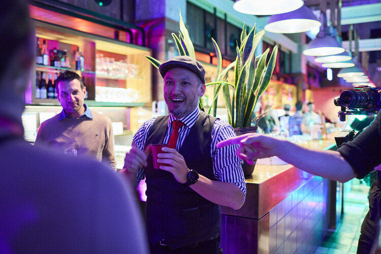 Felix Lee, roving magician in Melbourne, photo 3