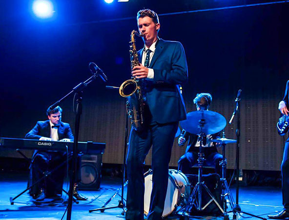 Leo, saxophone player in Melbourne, photo 3