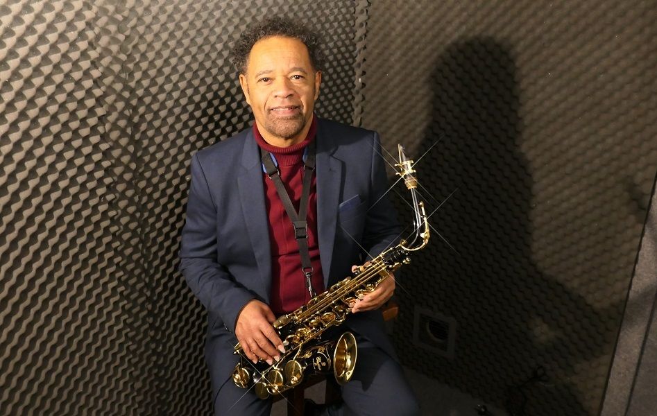 Paul J Sax, saxophone player in Melbourne, photo 3