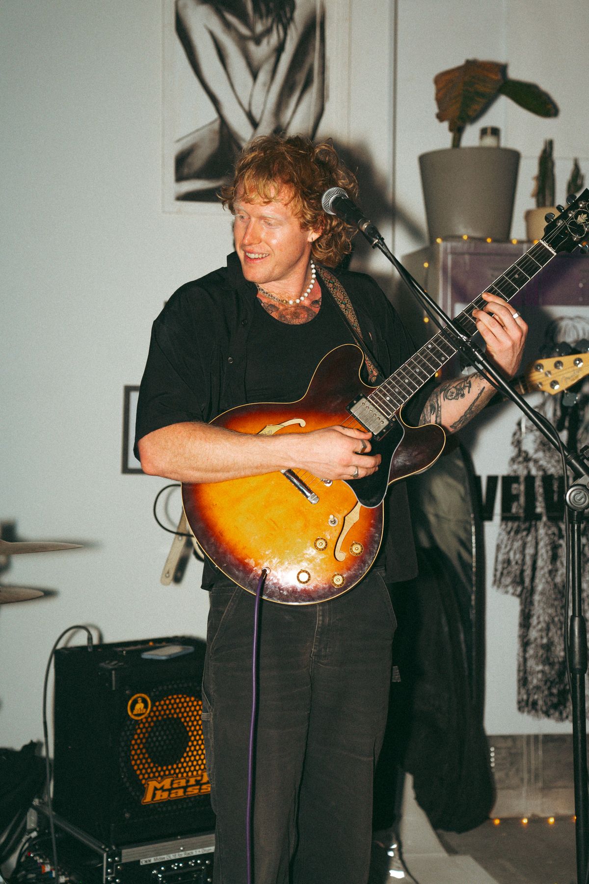 Scott Dalton, acoustic guitar and singer solo in Melbourne