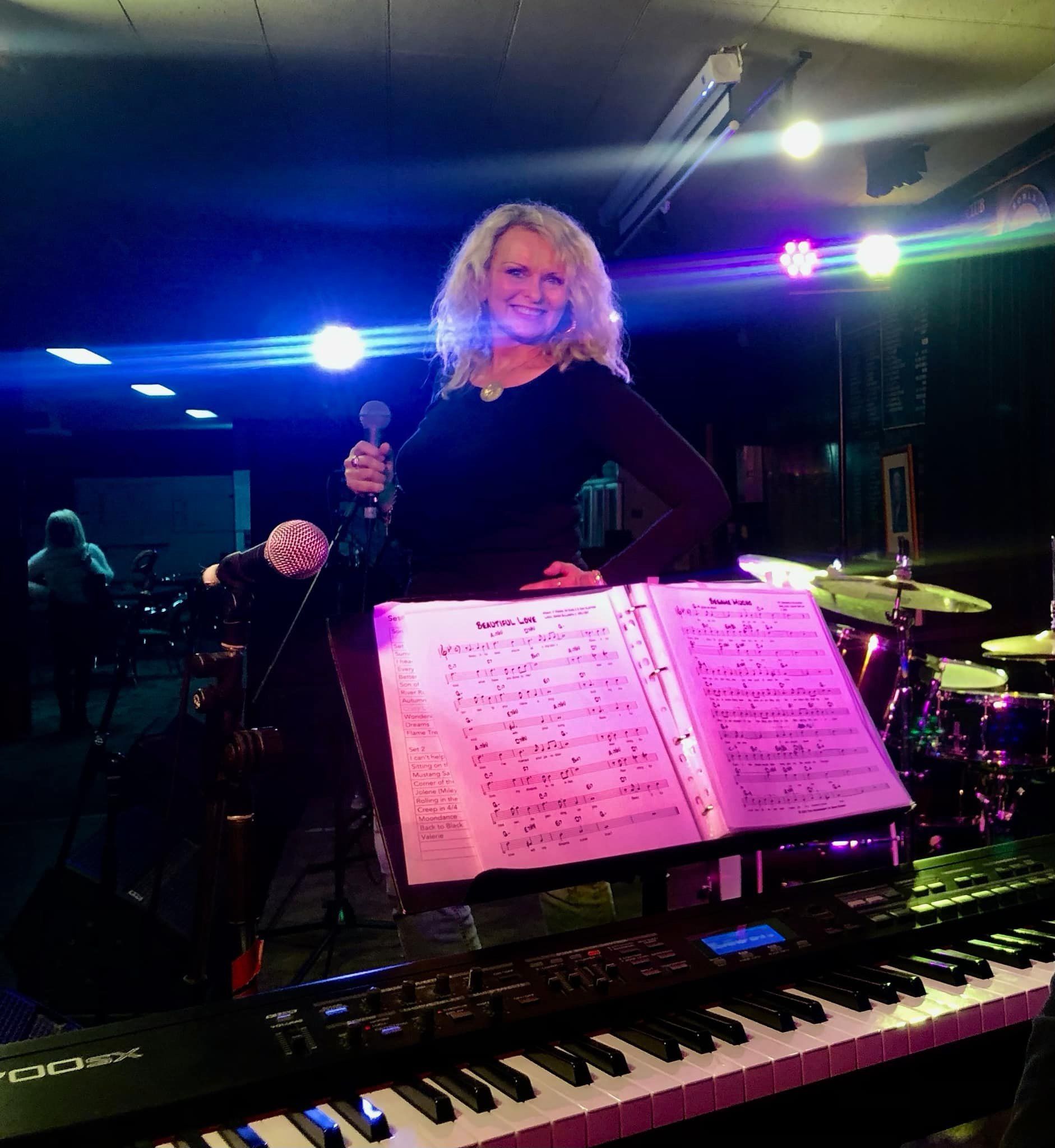 Emma Sidney, singer in Melbourne, photo 3