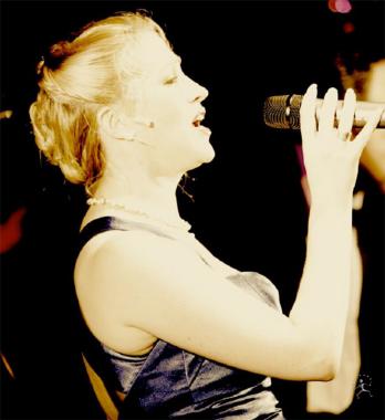 Ziggy Clements, singer in Melbourne