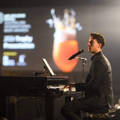 Jeremy Bennett, pianist and singer solo in Melbourne, photo 2
