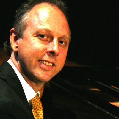 Pianoman Phil, pianist and singer solo in Melbourne, photo 2