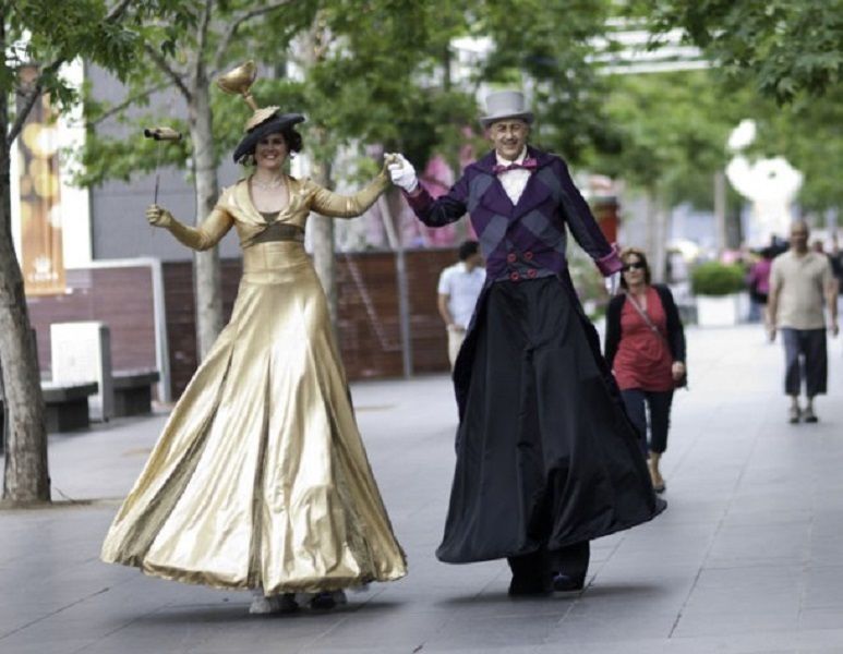 A Grand Day Out, stilt walker in Melbourne, photo 2