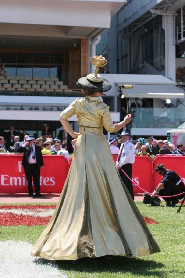 A Grand Day Out, stilt walker in Melbourne, photo 3