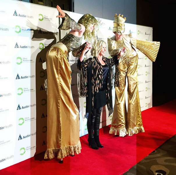 A Touch of Gold, stilt walker in Melbourne, photo 2