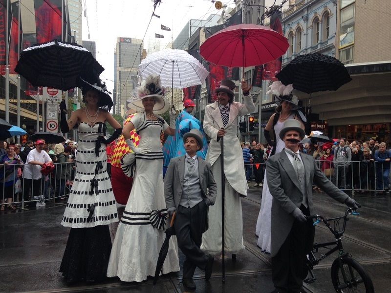 Black and White Spring Racing Ladies, stilt walker in Melbourne, photo 3