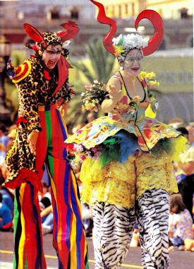 Carnivale Stilt Creatures, stilt walker in Melbourne, photo 2
