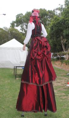 I Am Grace, stilt walker in Melbourne, photo 3