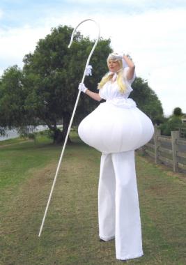 Not So Little Bo Peeps, stilt walker in Melbourne, photo 2