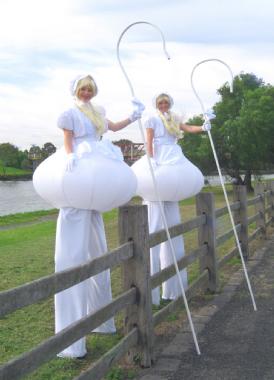 Not So Little Bo Peeps, stilt walker in Melbourne, photo 3