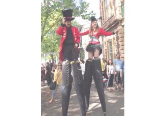 Ringleader on Stilts, stilt walker in Melbourne