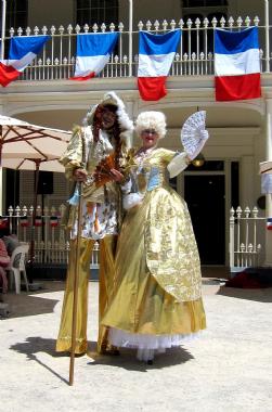 Stilt-Terrific, stilt walker in Melbourne, photo 3
