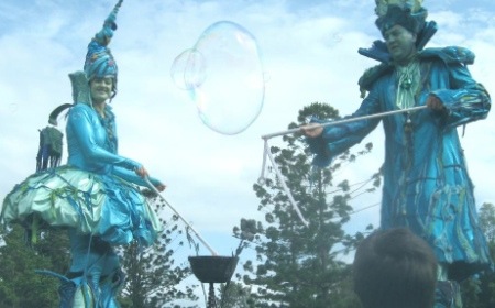 Water Drops, stilt walker in Melbourne