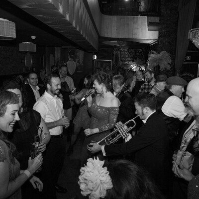 Jennifer Salisbury's Swingin' Elixir, swing band in Melbourne, photo 2