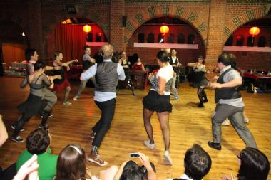 Swing Patrol, swing dancer in Melbourne, photo 2