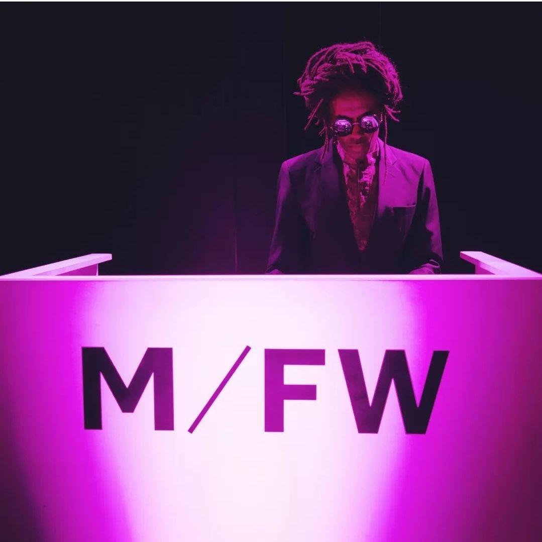 Verseatille, mc-master of ceremonies in Melbourne