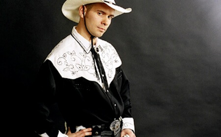 C M Cowboy, whip cracker in Melbourne, photo 2