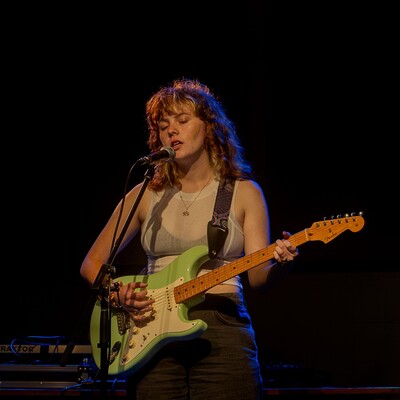 Sarah Sinclair, singer-songwriter in Merimbula