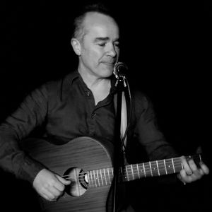 Peter Shilling, guitarist in Milton, photo 2