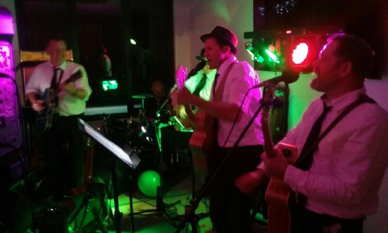 The Avenue, cover band in Mornington