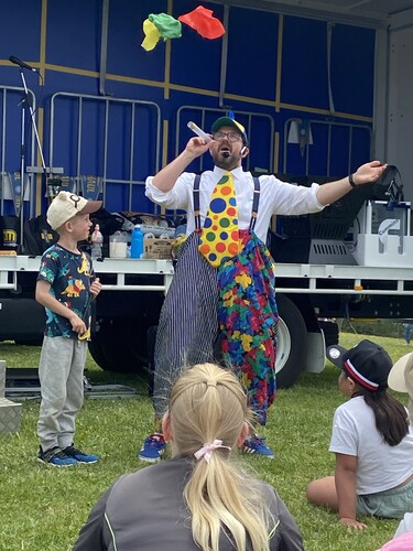 Whacky Mac, children's magician in Mount Gambier, photo 3