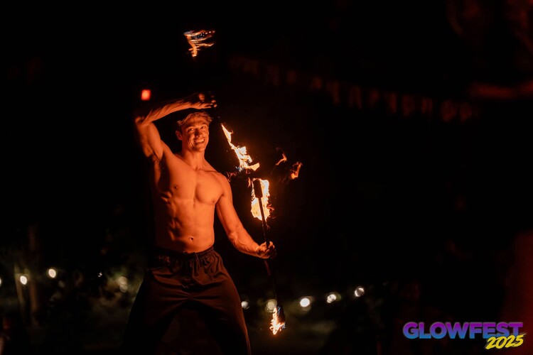 Kindle Arts, fire performer in Nelson Bay, photo 3
