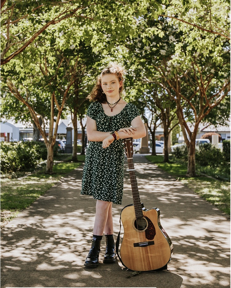 Indy sue, singer-songwriter in Newcastle