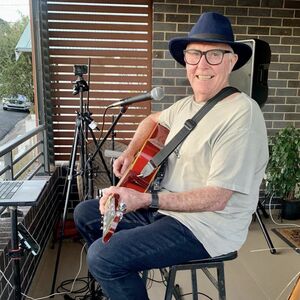 Roger Pryor, singer in Newcastle, photo 2