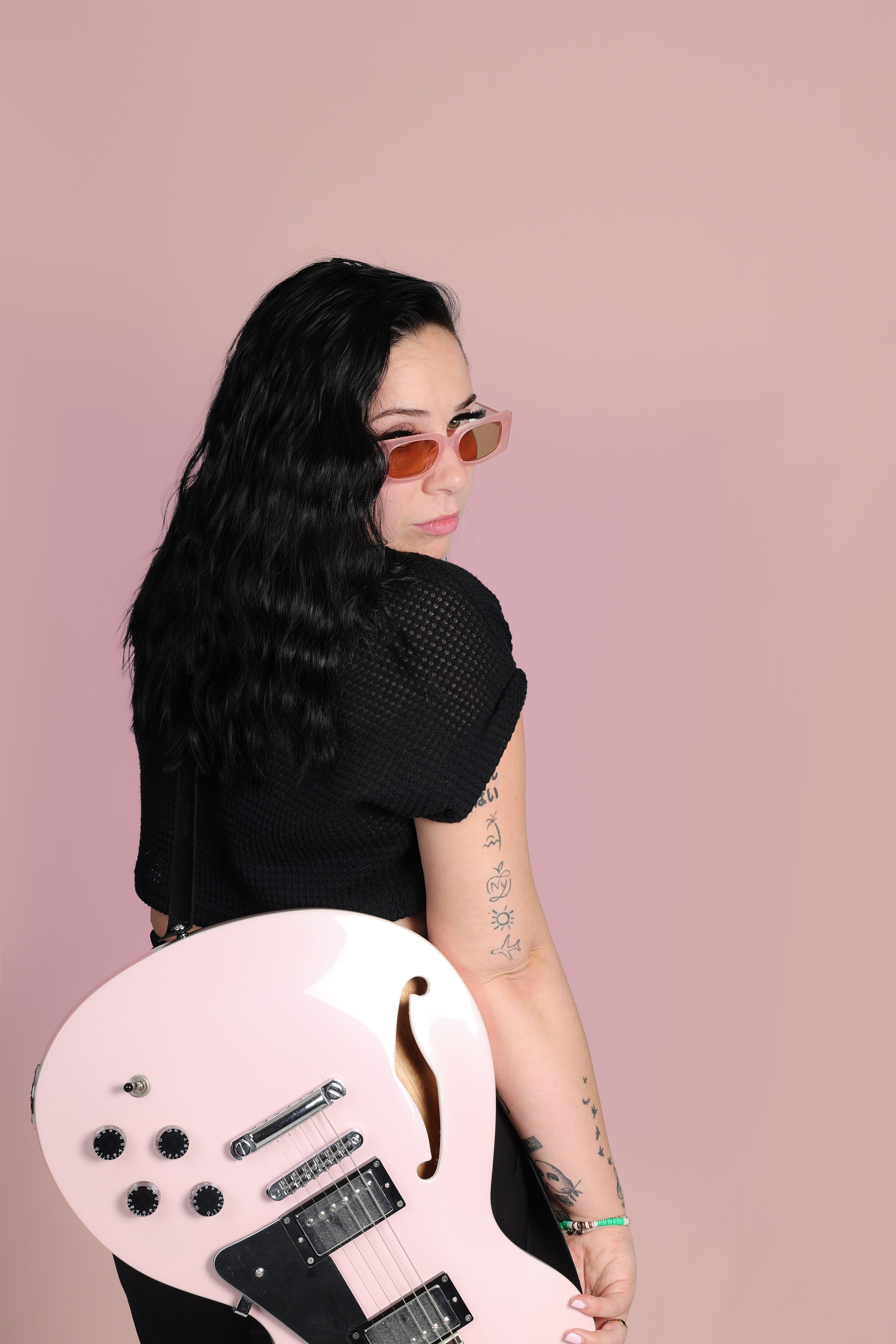 Suzie Baxter, singer-songwriter in Newcastle