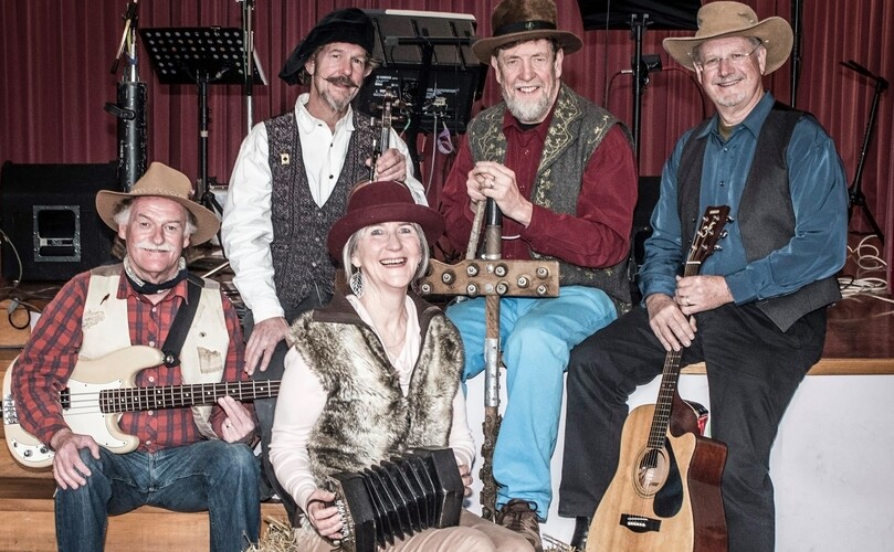 Rosella, bush band in Newcastle, photo 2