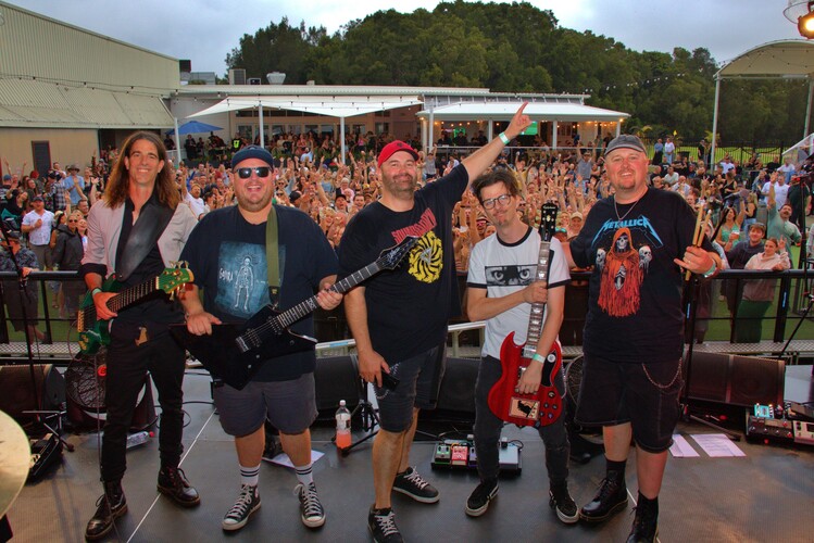 Big Day Shout, tribute band in Newcastle, photo 3