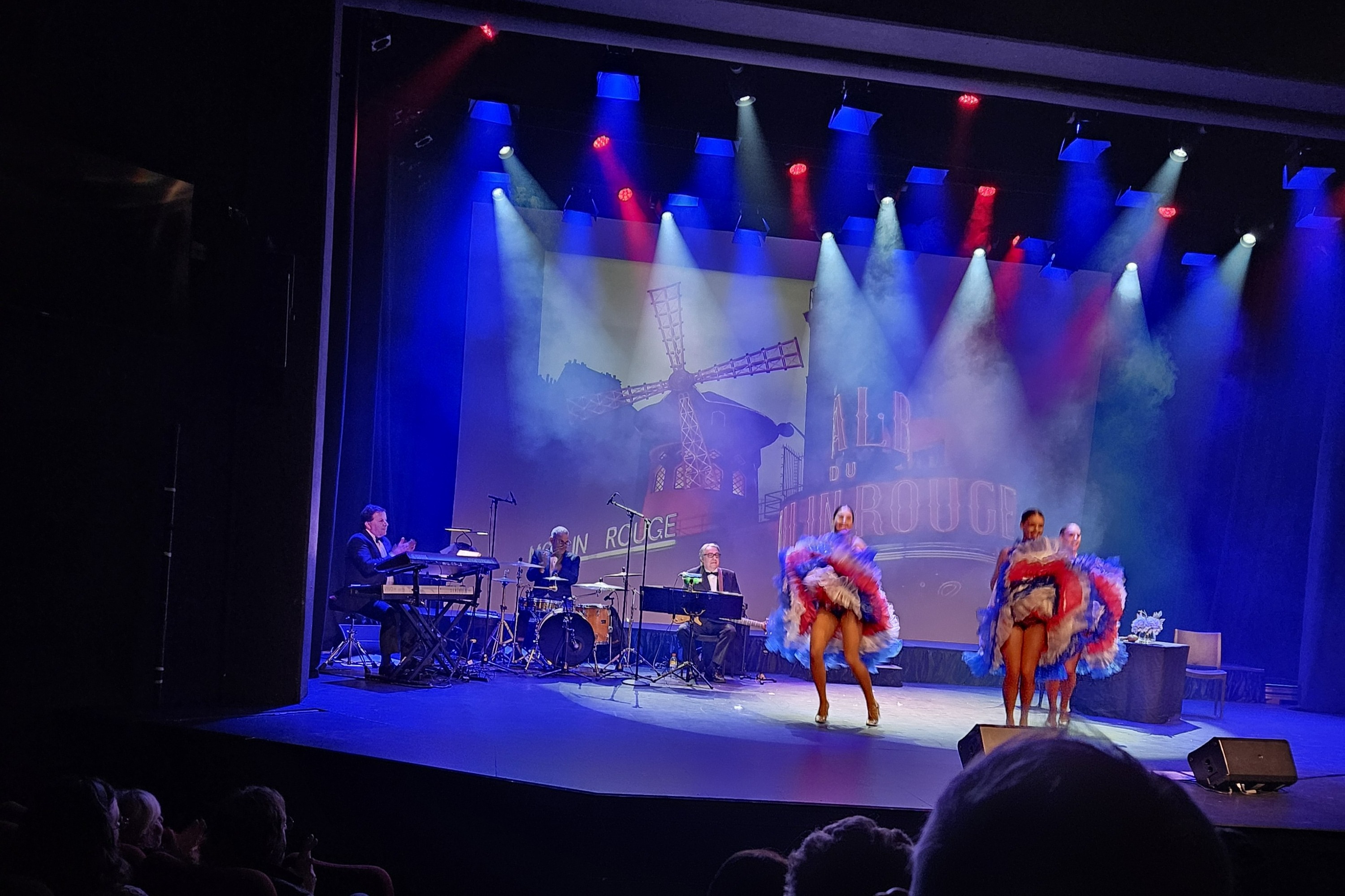 Le New Paris Skies - A Mini Moulin Rouge Spectacular, world music vocal group in Newcastle, photo 2